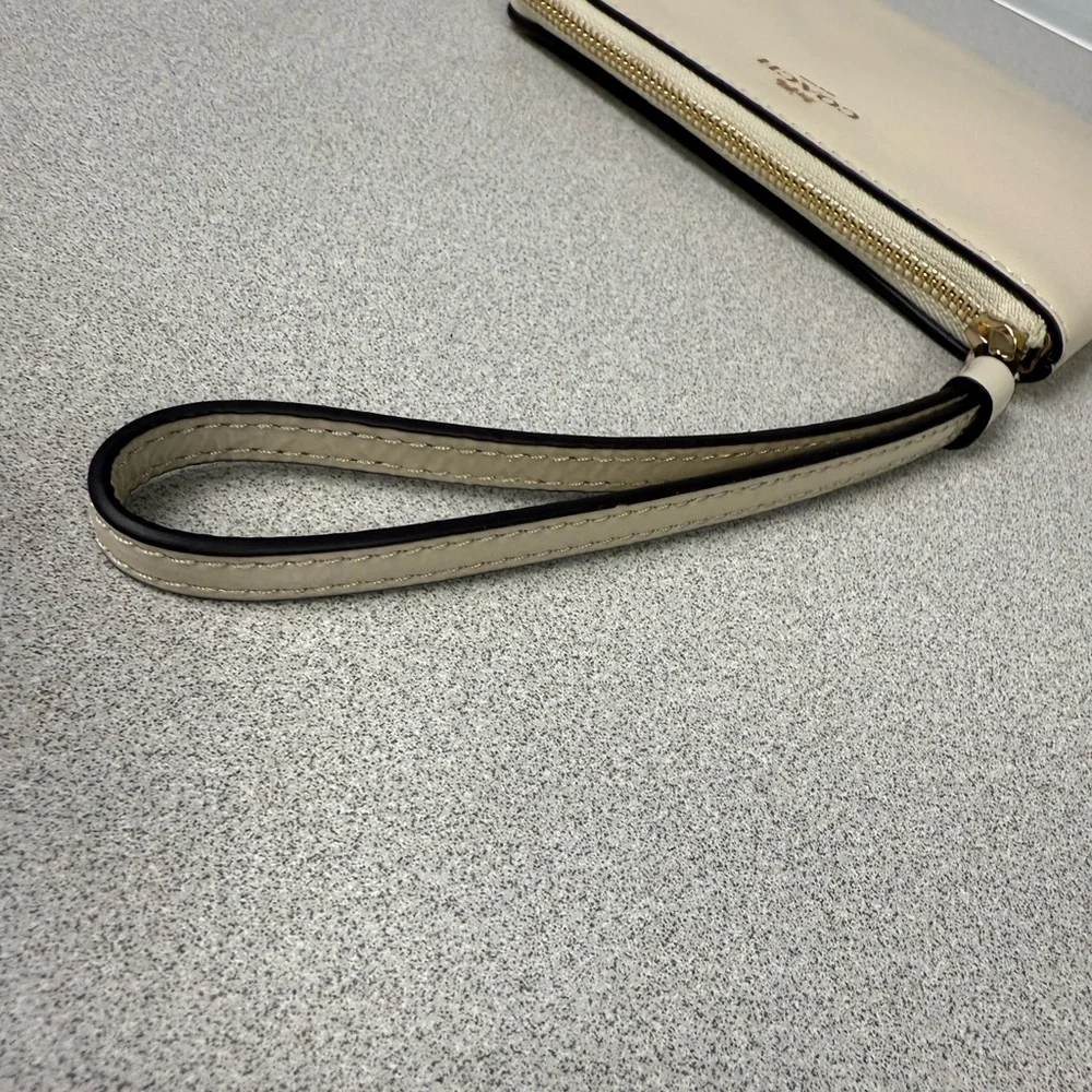 Coach this item
